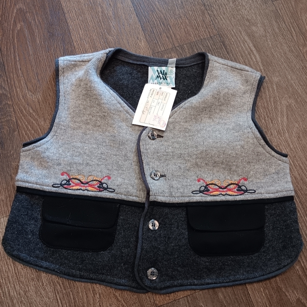 Val & Max Made In Italy Avia Gray and Black Kids Vest with Embroidery